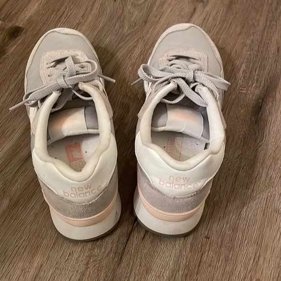 New balance sneakers size - 7US - Picture 3 of 4